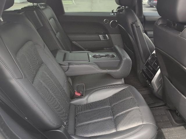 Used 2020 Land Rover Range Rover Sport HSE image 17