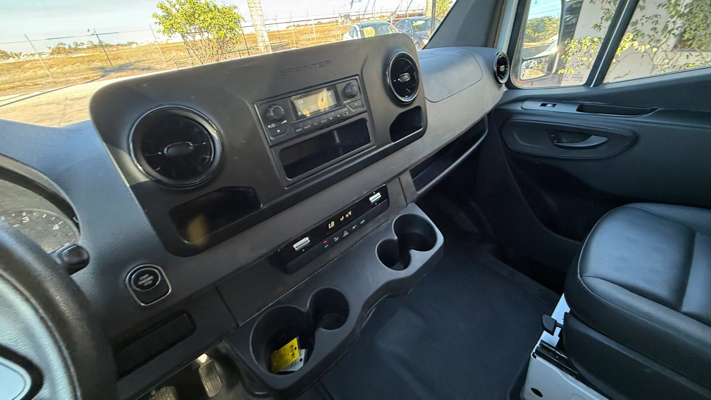 Used 2022 Mercedes-Benz Sprinter 2500 image 25