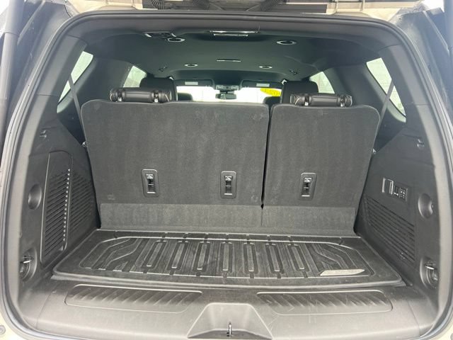 Used 2023 GMC Yukon SLT w/ SLT Luxury Package AWD/4WD image 18