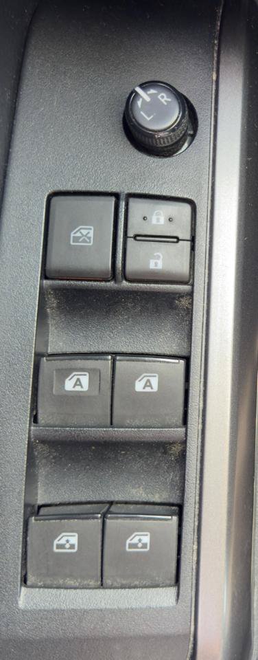 Used 2019 Toyota Tacoma TRD Sport AWD/4WD image 16