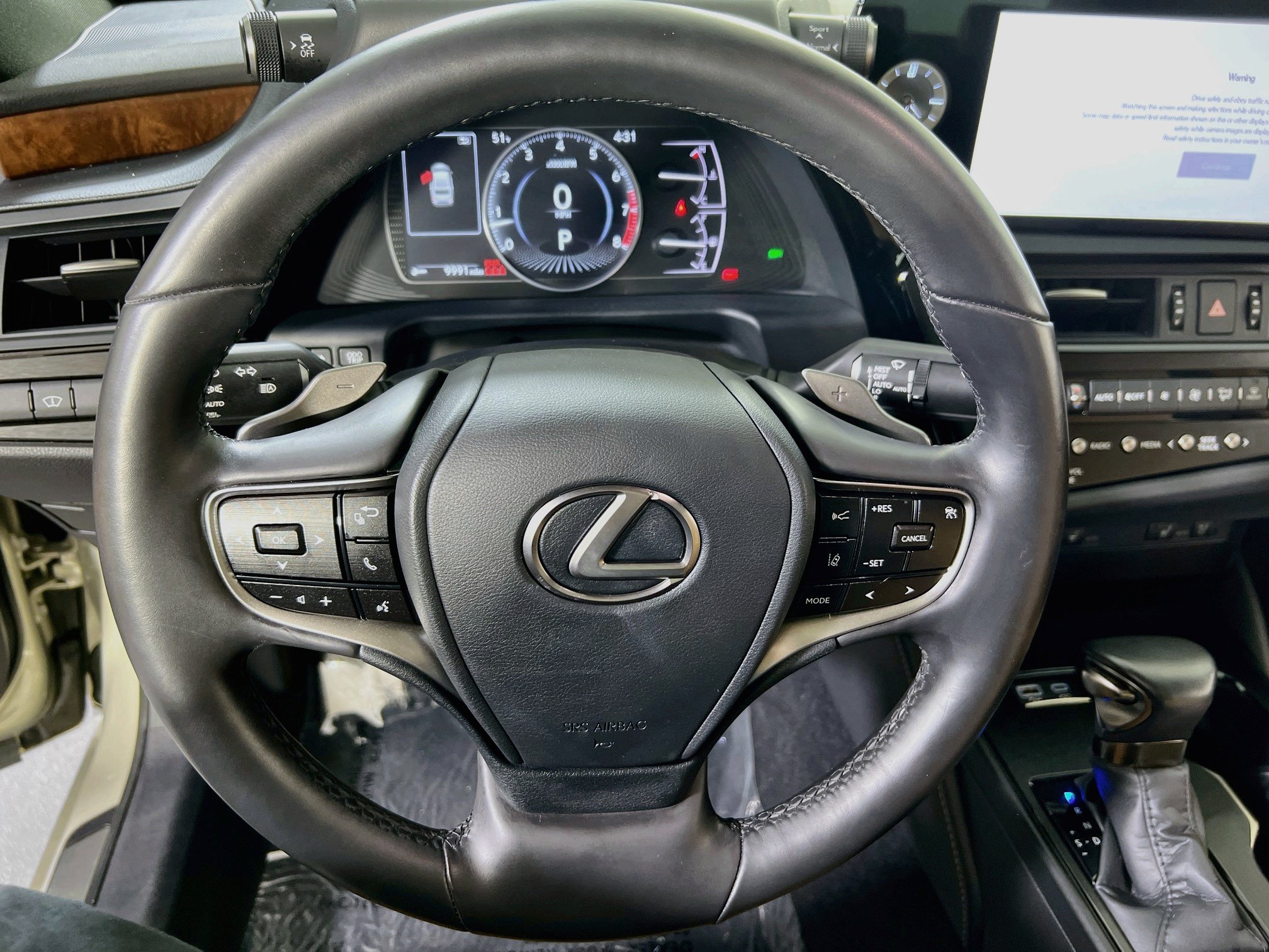 Used 2024 Lexus ES 350 w/ Premium Package FWD image 11