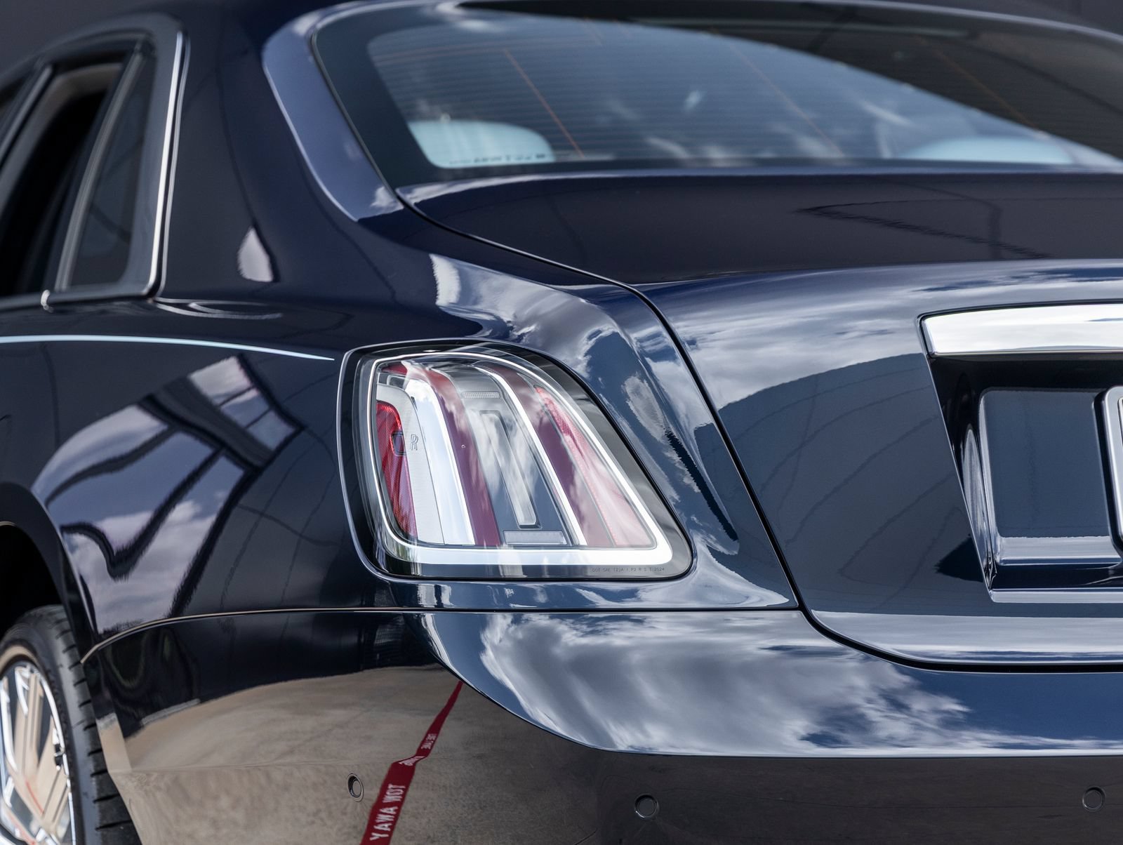 New 2027 Rolls-Royce Ghost AWD/4WD image 13
