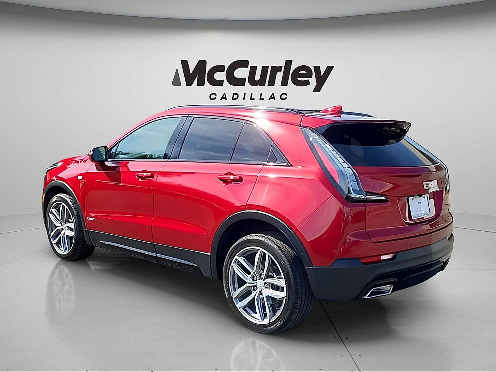 Certified 2022 Cadillac XT4 Sport w/ Sun And Sound Package AWD/4WD image 5