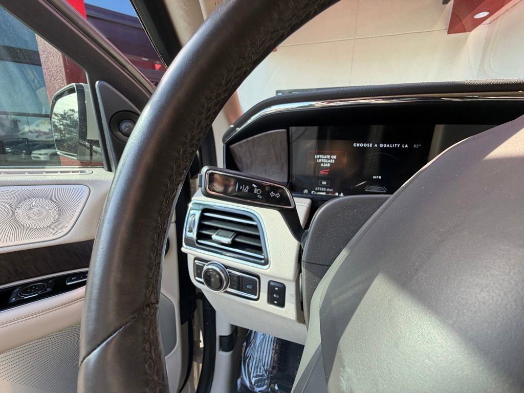 Used 2020 Lincoln Navigator Reserve w/ Equipment Group 208A Reserve AWD/4WD image 15
