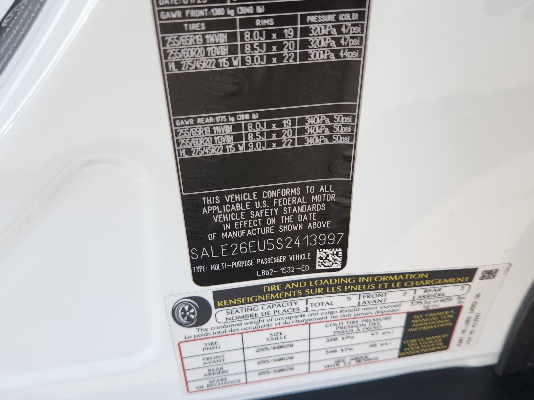 Used 2025 Land Rover Defender 90 X-Dynamic SE image 21