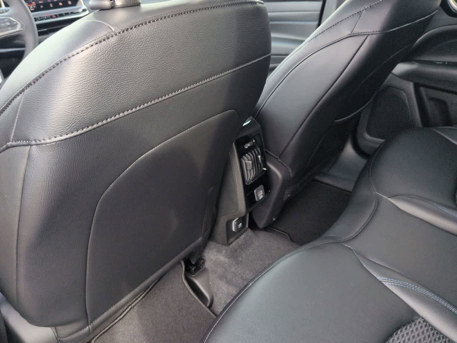 New 2026 Jeep Compass Latitude image 17