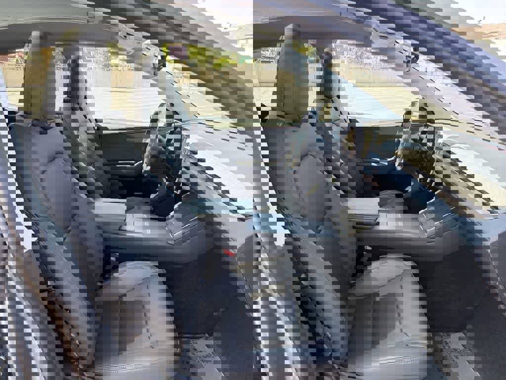 Used 2026 Tesla Model Y AWD image 42