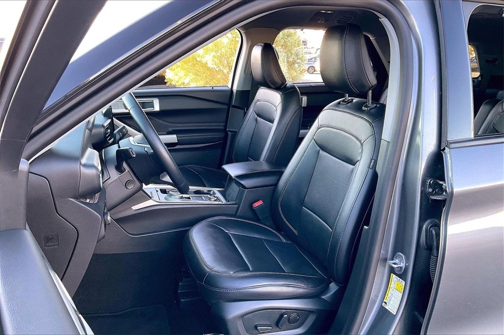 Used 2023 Ford Explorer Limited w/ Equipment Group 301A image 24