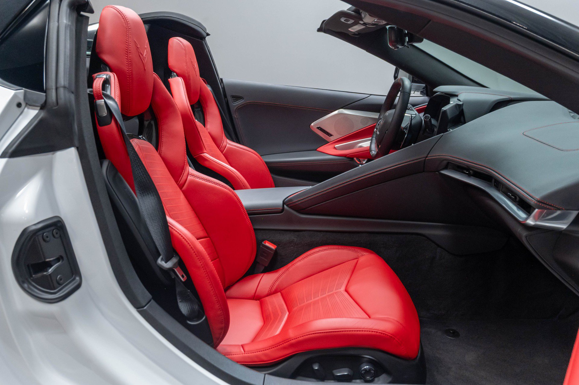 Used 2023 Chevrolet Corvette Z06 RWD image 32
