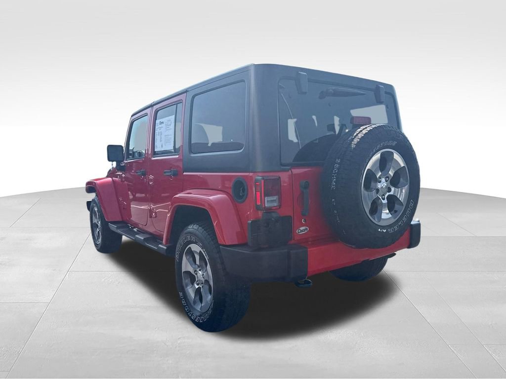 Used 2018 Jeep Wrangler Unlimited Sahara w/ Connectivity Group AWD/4WD image 3