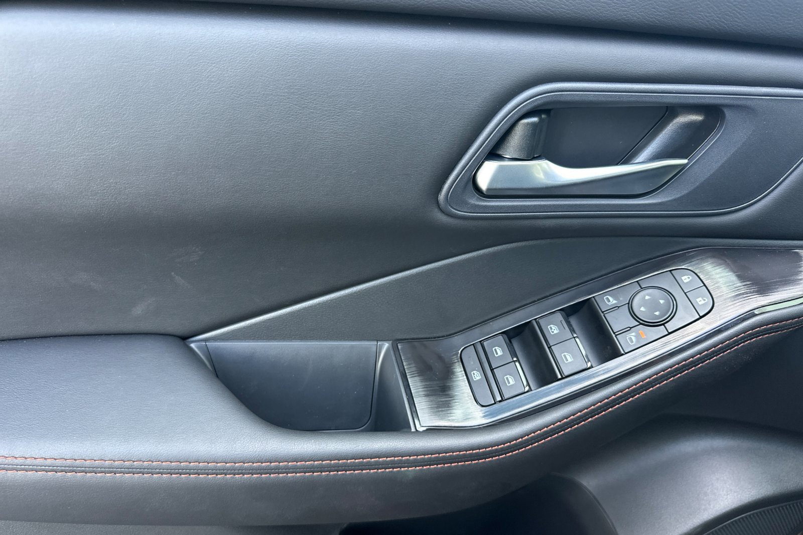 New 2026 Nissan Rogue SV AWD/4WD image 12