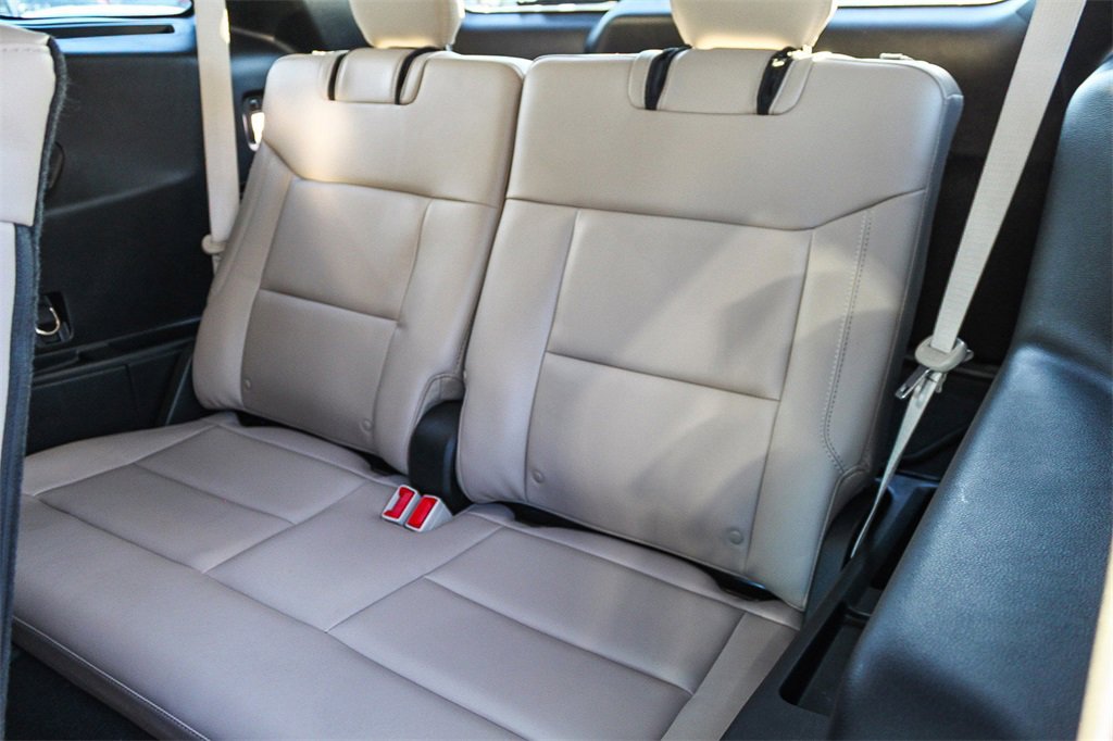 Used 2022 Ford Explorer XLT w/ Equipment Group 202A image 24