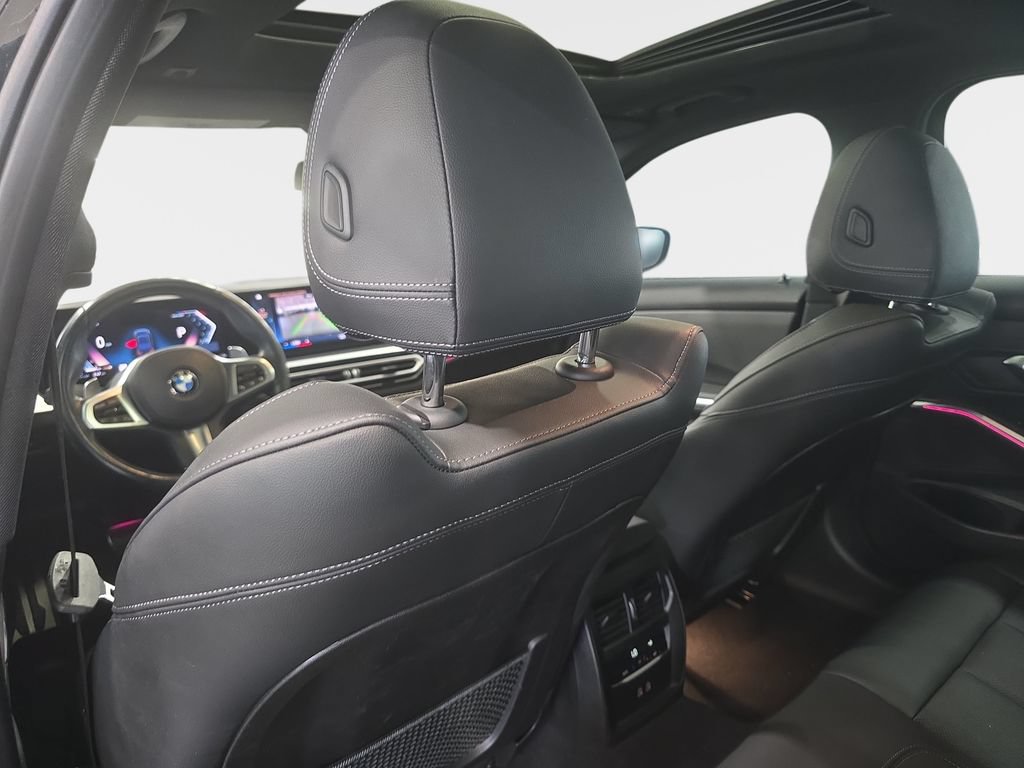 Used 2023 BMW 330i Sedan w/ M Sport Package RWD image 9