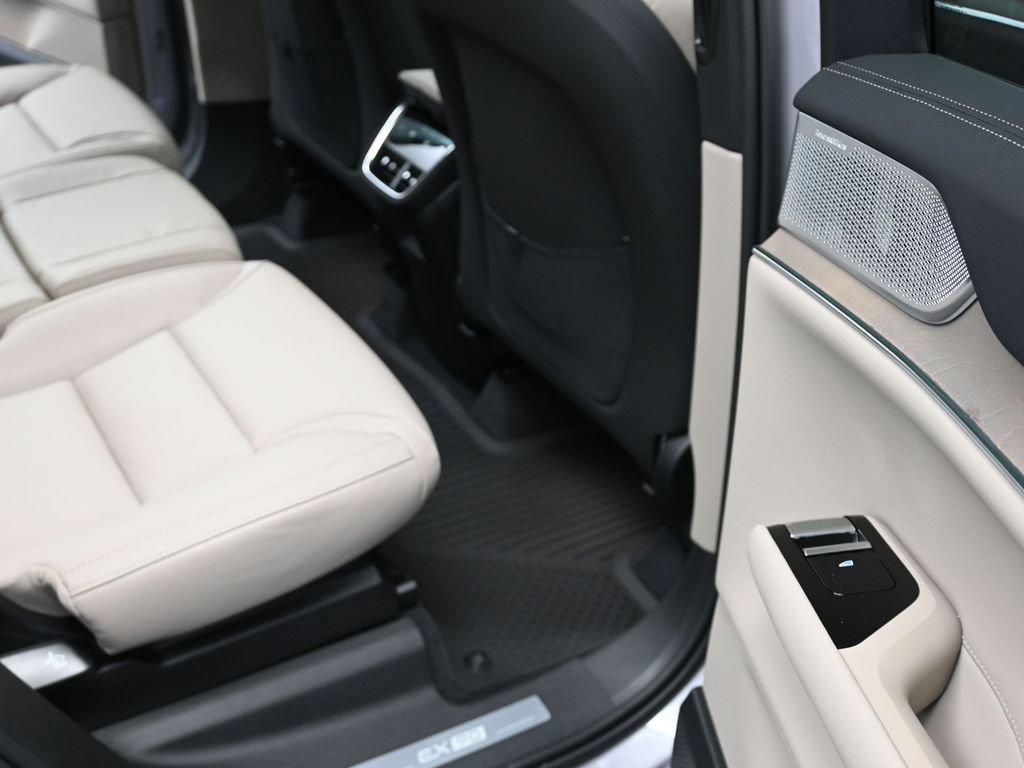 New 2026 Volvo EX90 Ultra AWD/4WD image 12