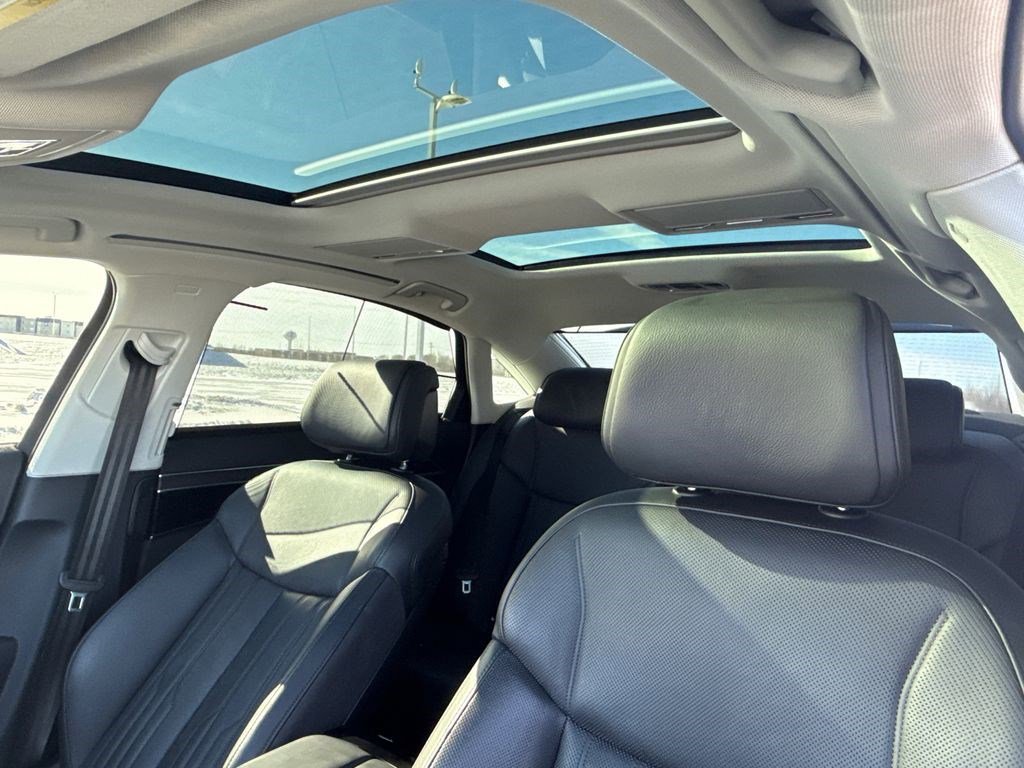 Used 2022 Audi A8 L 3.0T w/ Executive Package image 21