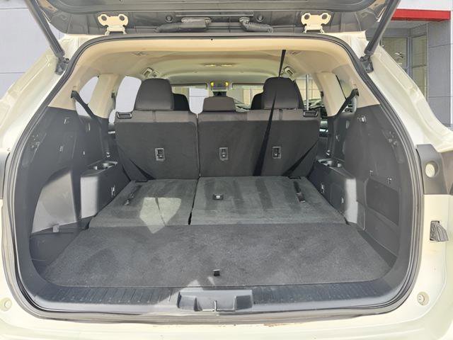 Used 2021 Toyota Highlander LE image 41