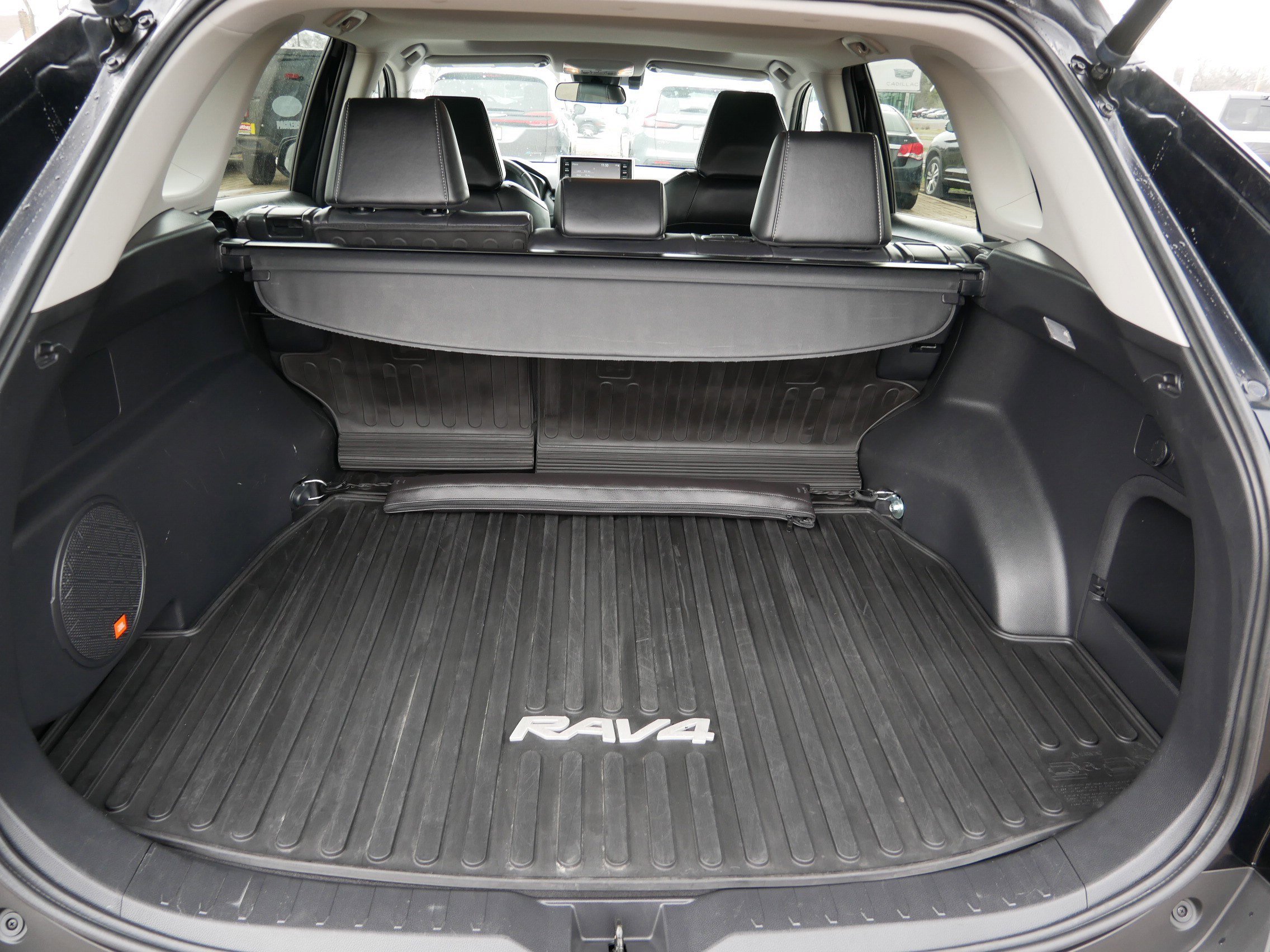Used 2021 Toyota RAV4 XLE Premium AWD/4WD image 18