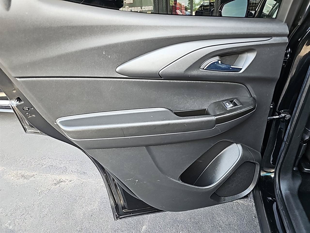 Used 2022 Chevrolet TrailBlazer RS FWD image 11