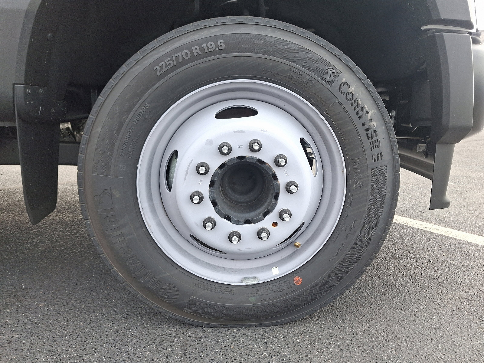 Used 2024 Ford F550 2WD Regular Cab Super Duty image 8