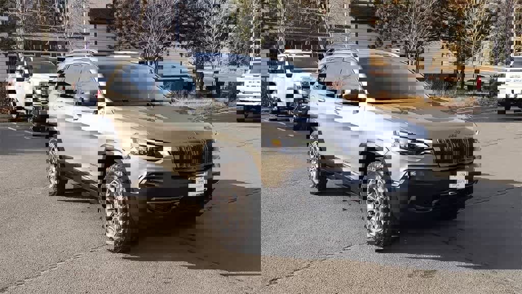 Used 2019 Jeep Cherokee Trailhawk w/ Comfort/Convenience Group image 3