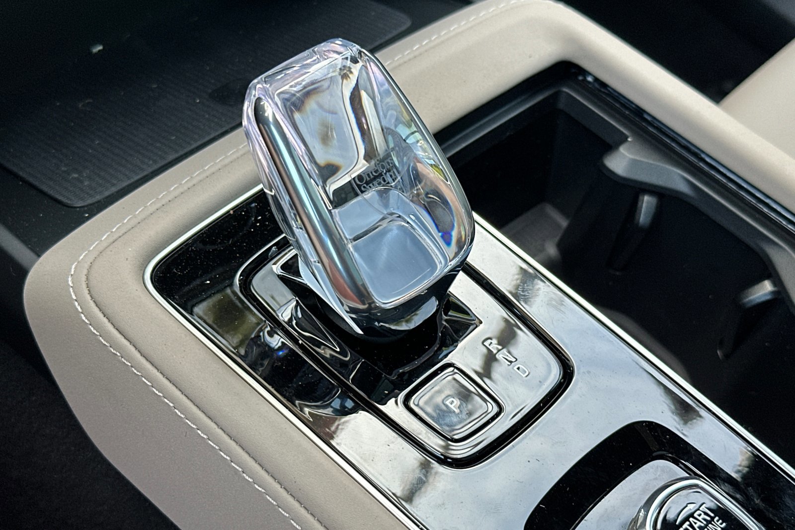New 2026 Volvo XC90 T8 Plus AWD/4WD image 19