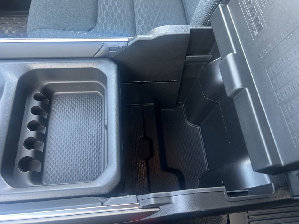 New 2026 RAM 1500 4x4 Crew Cab image 48
