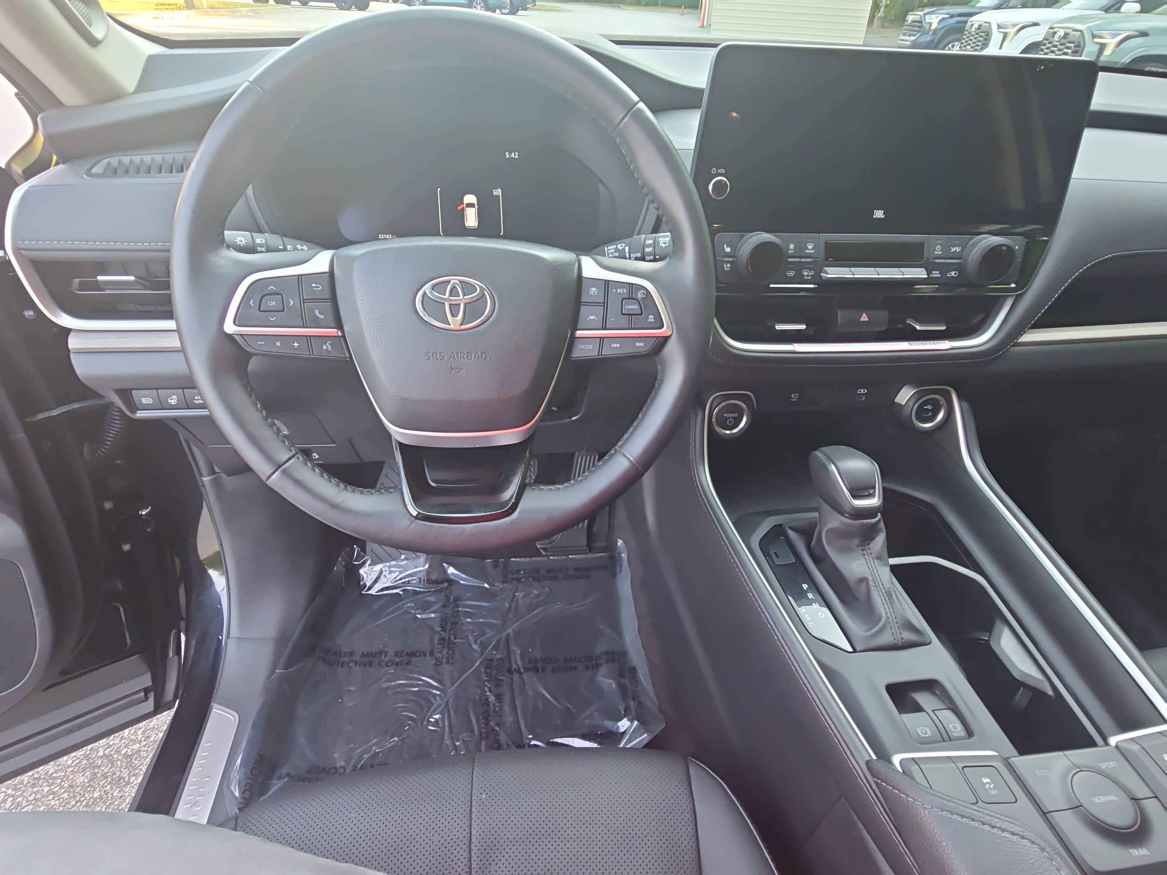 Used 2024 Toyota Grand Highlander AWD Hybrid image 18