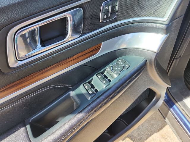 Used 2016 Ford Explorer Limited image 23