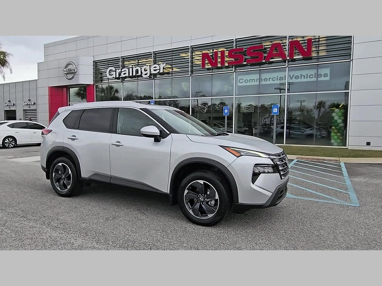 Used 2024 Nissan Rogue SV w/ SV Premium Package image 38