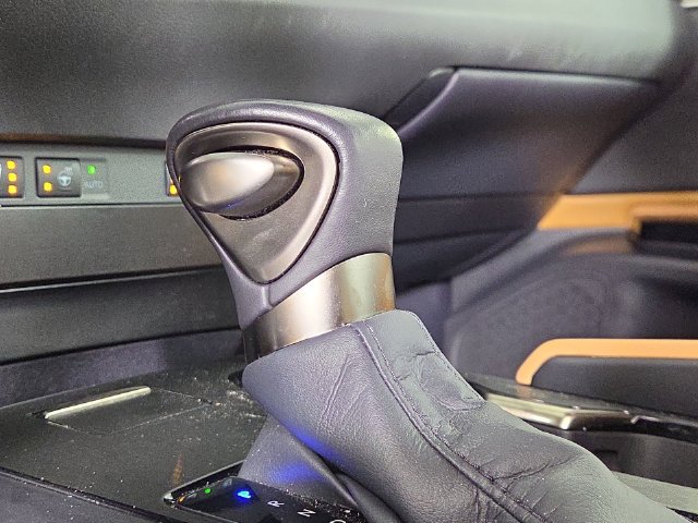 Used 2025 Lexus ES 350 w/ Accessory Package (Z1) FWD image 23