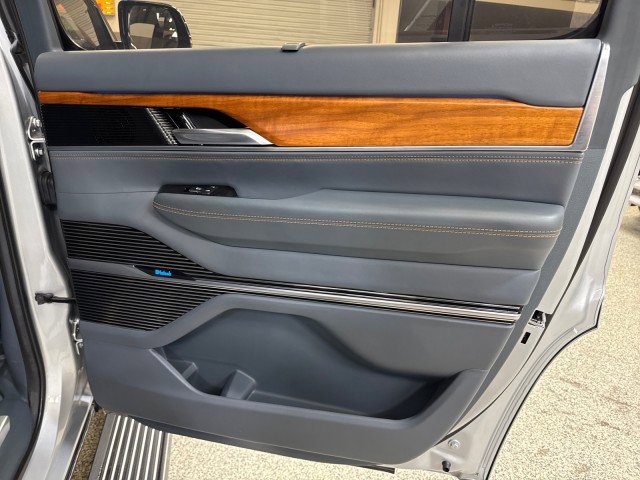 Used 2022 Jeep Grand Wagoneer Series II w/ Premium Group II image 83