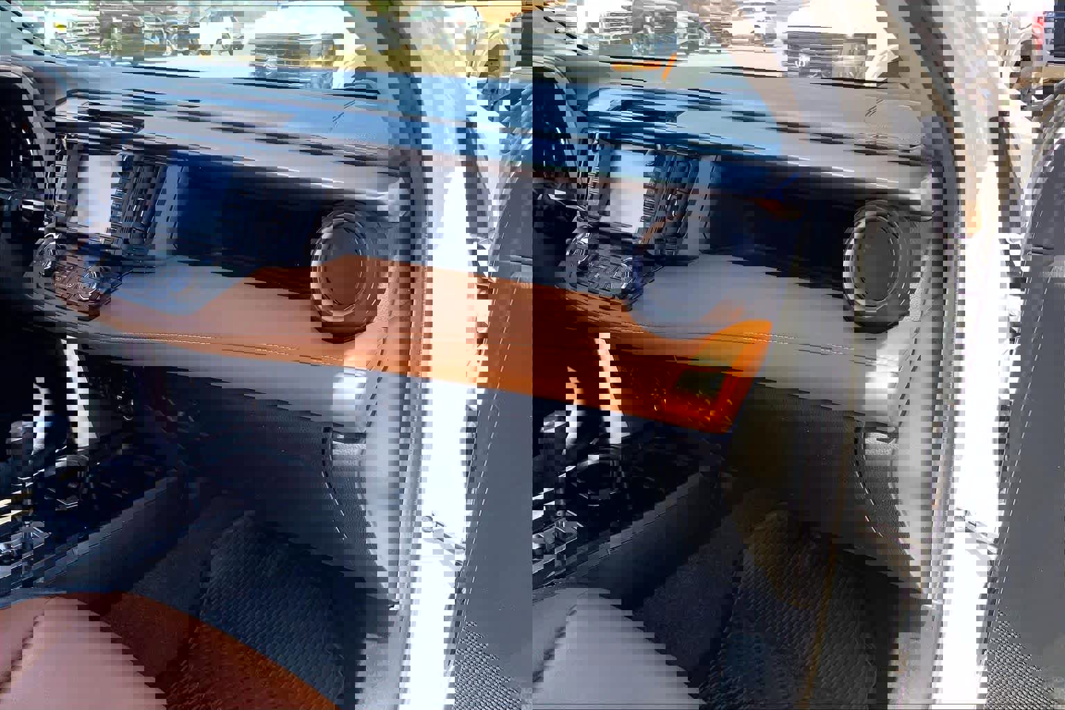 Used 2017 Toyota RAV4 Limited w/ Advanced Technology Package image 19