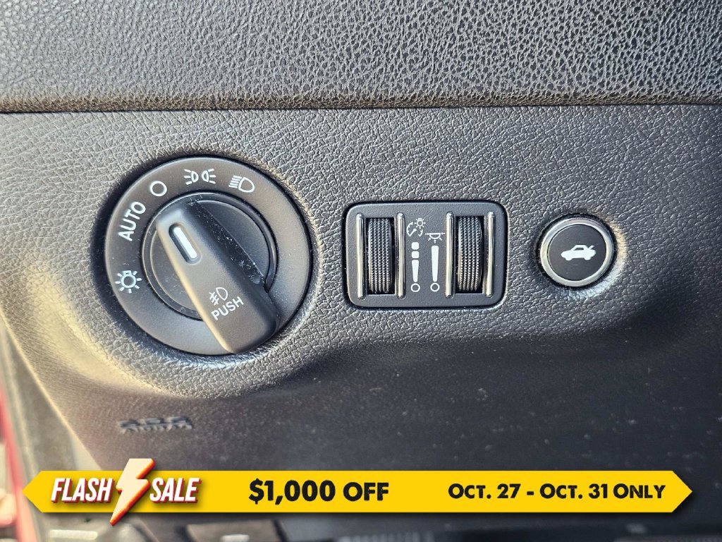 Used 2023 Dodge Charger SXT w/ Blacktop Package AWD/4WD image 17