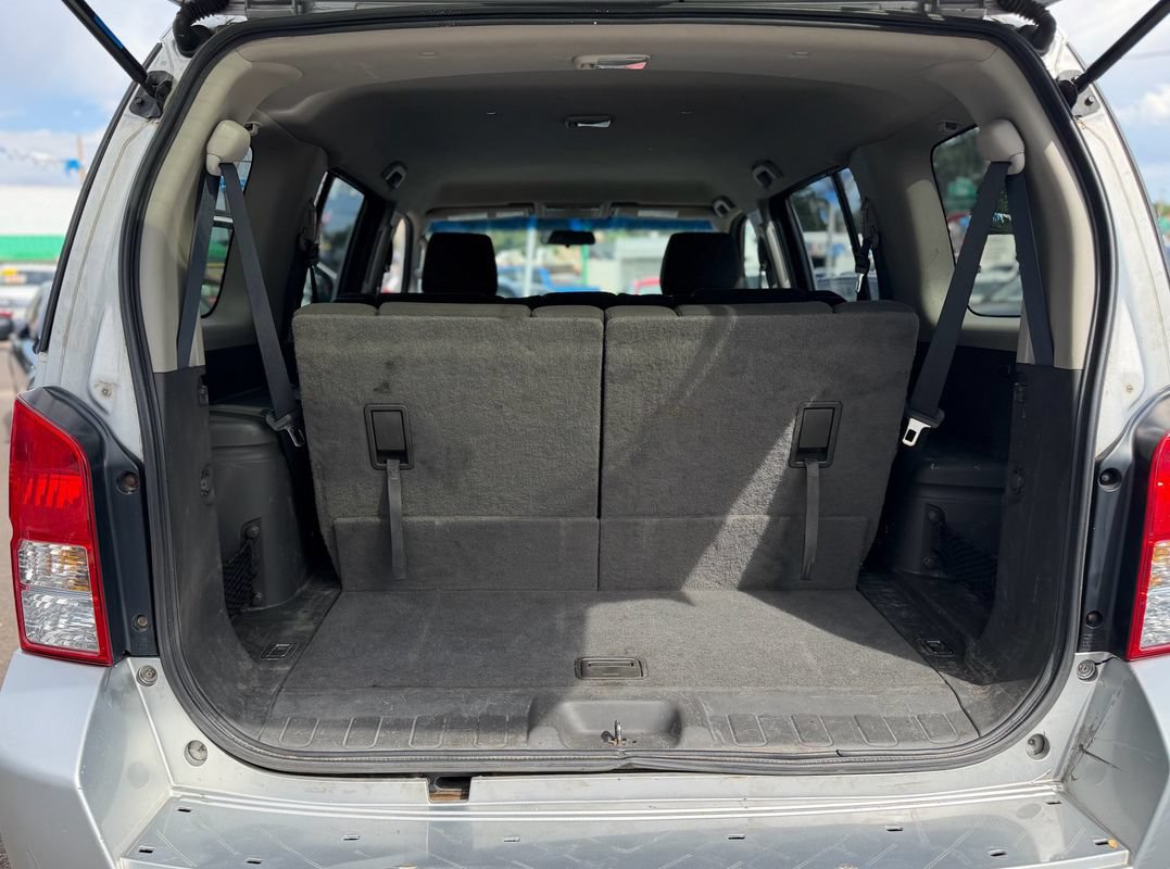 Used 2008 Nissan Pathfinder S AWD/4WD image 9