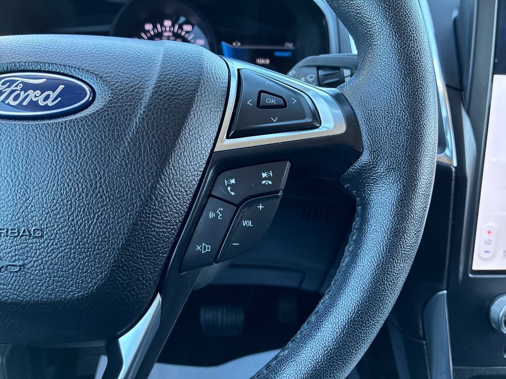 Used 2022 Ford Edge Titanium AWD/4WD image 25
