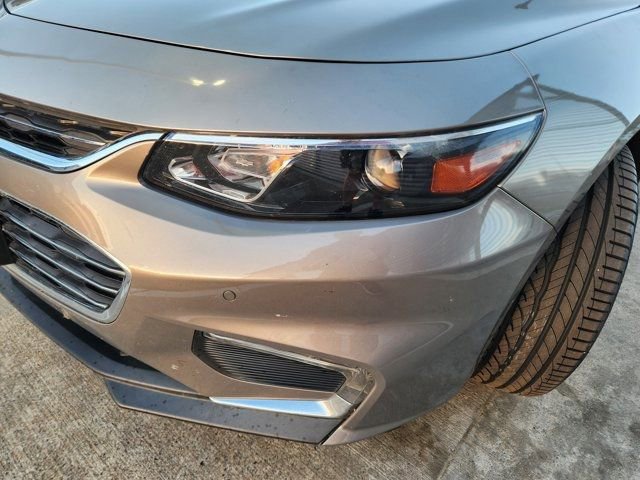 Used 2017 Chevrolet Malibu LT w/ Leather Package image 8