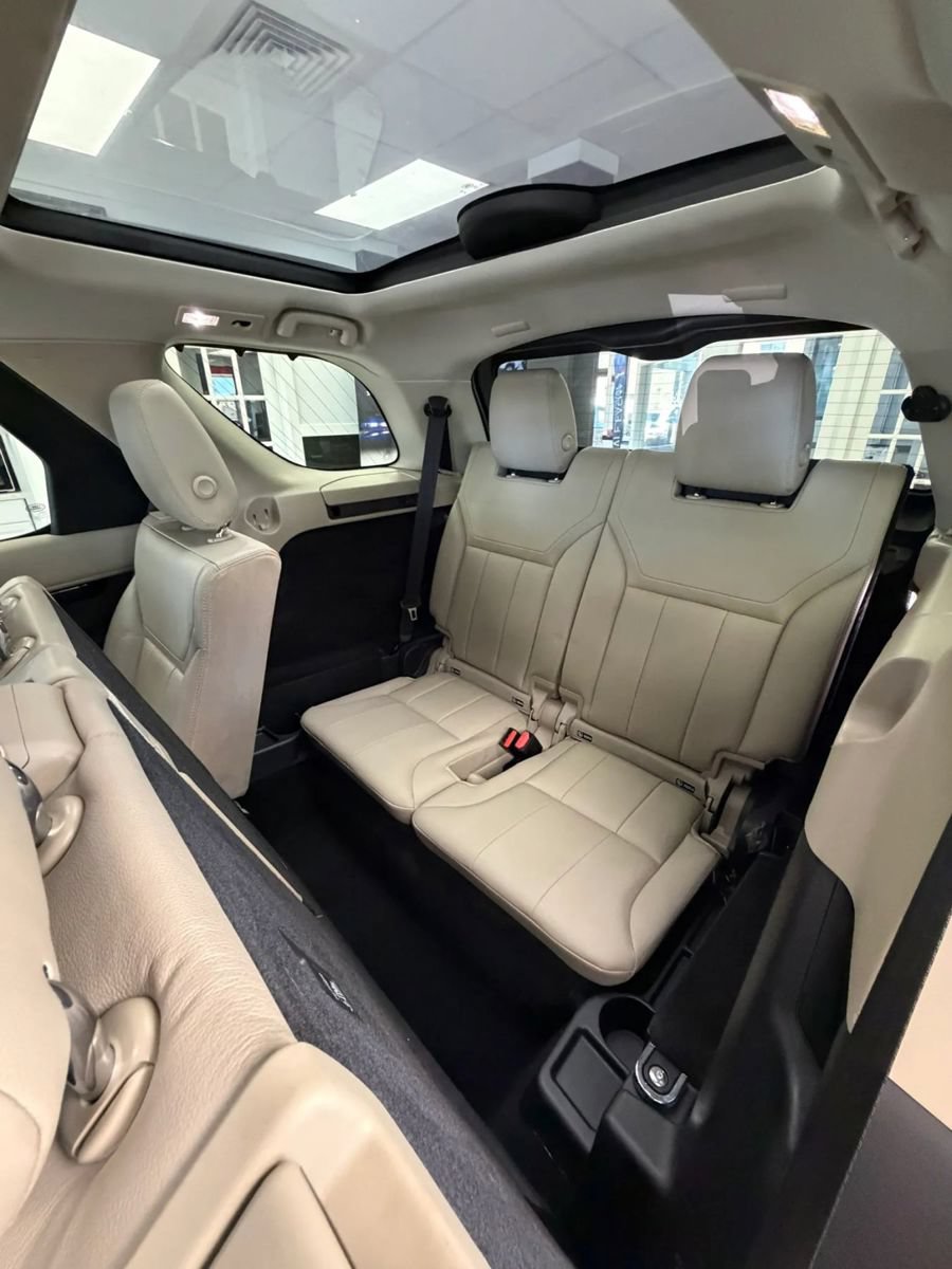 Used 2020 Land Rover Discovery SE AWD/4WD image 29