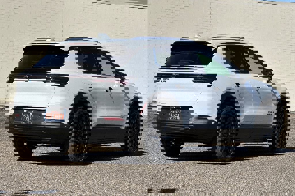 New 2026 Chevrolet Equinox EV LT w/ LPO, Blackout Package image 4