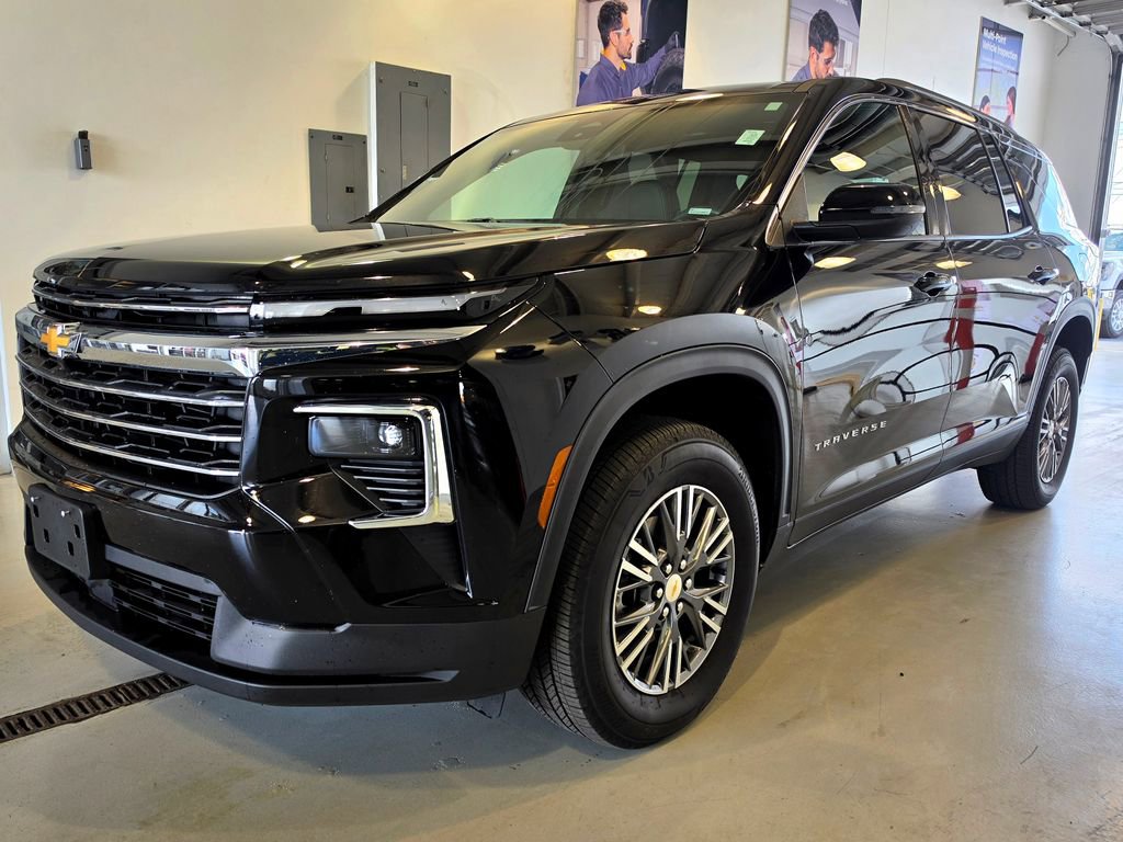 Used 2026 Chevrolet Traverse LT AWD/4WD image 4