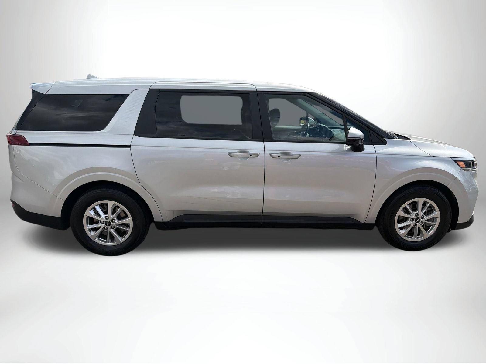 Used 2023 Kia Carnival LX FWD image 7