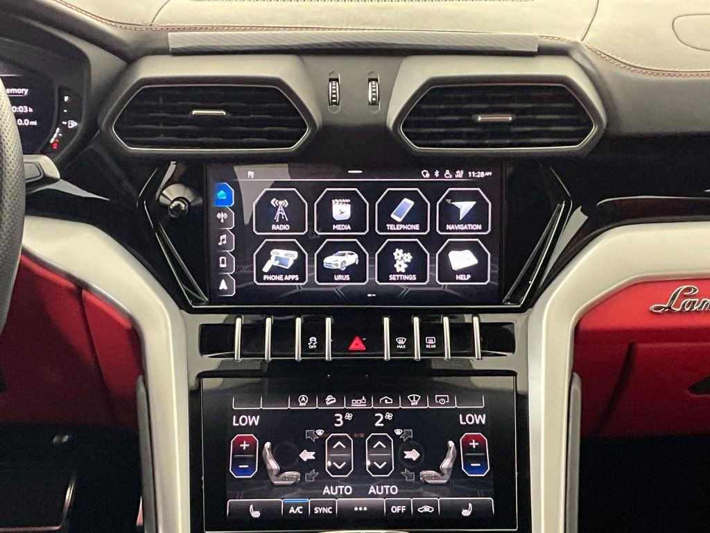 Used 2020 Lamborghini Urus image 11