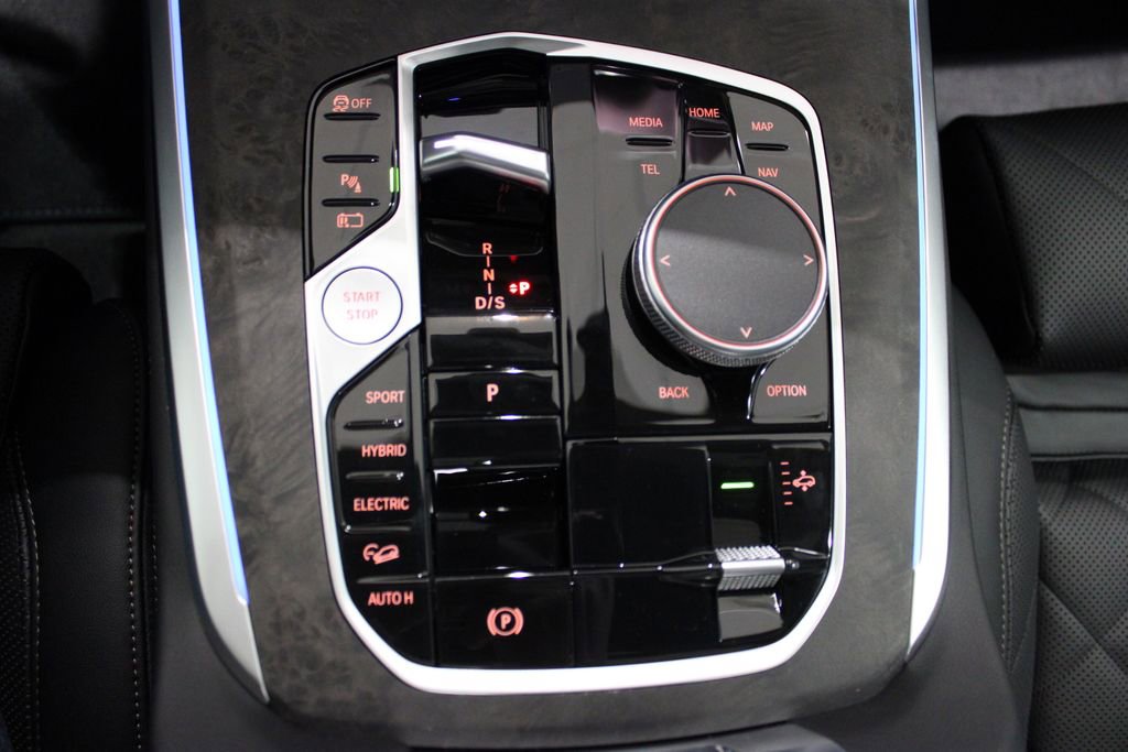New 2026 BMW X5 xDrive50e w/ Climate Comfort Package image 15