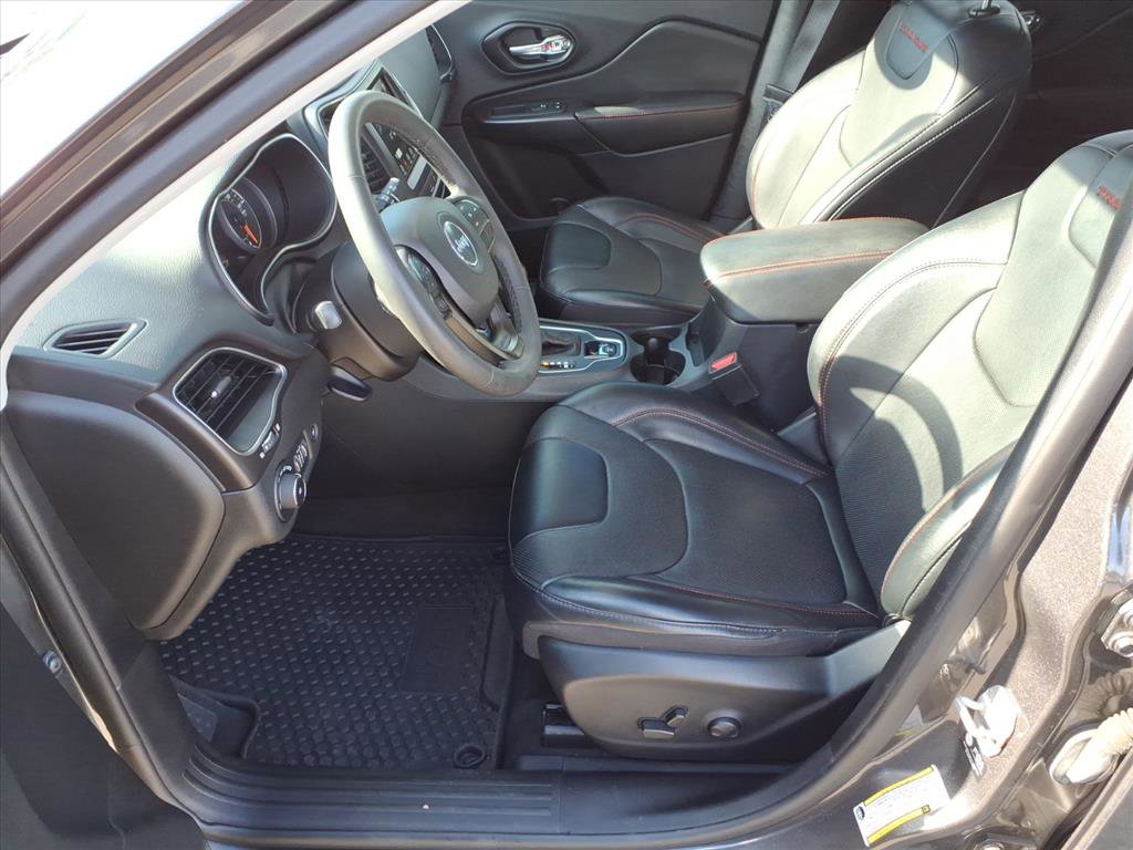 Used 2022 Jeep Cherokee Trailhawk w/ Premium Leather Package image 11