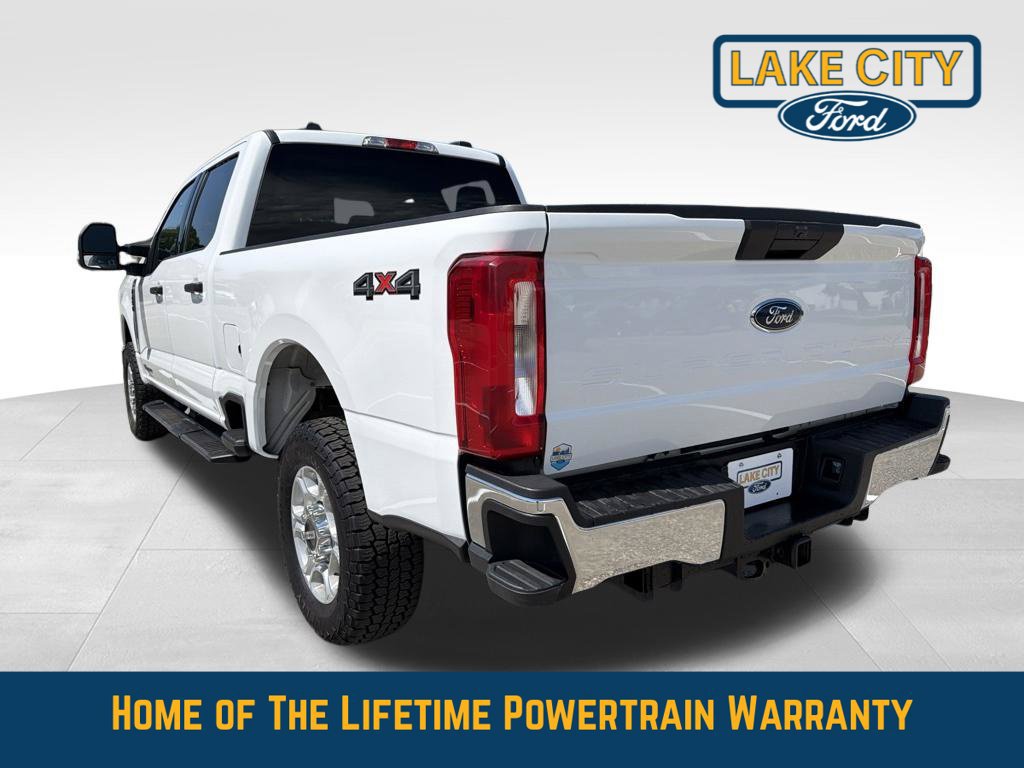 Used 2025 Ford F250 XLT AWD/4WD image 3