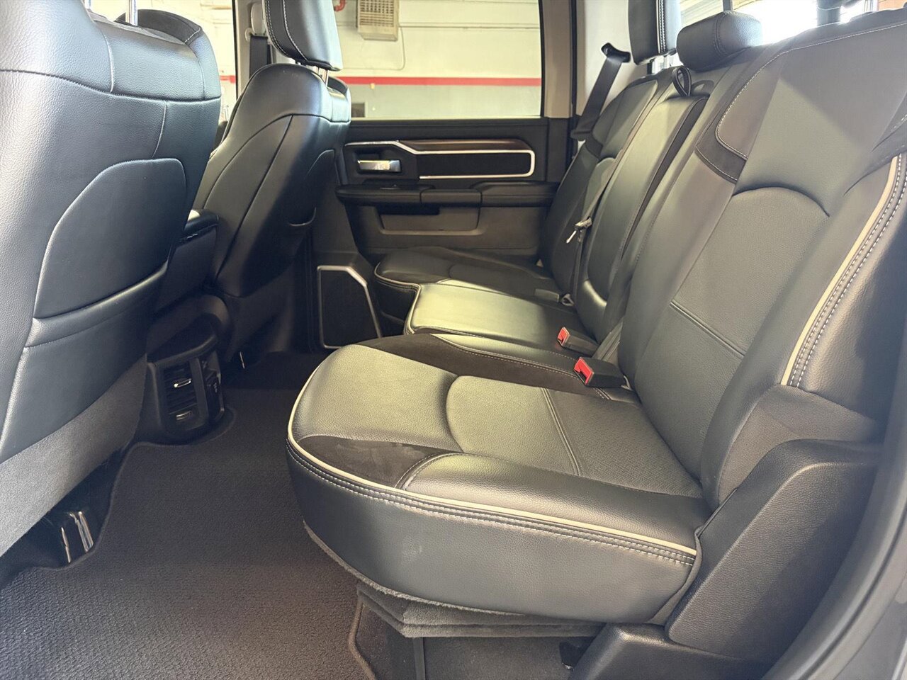 Used 2024 RAM 2500 Laramie image 29