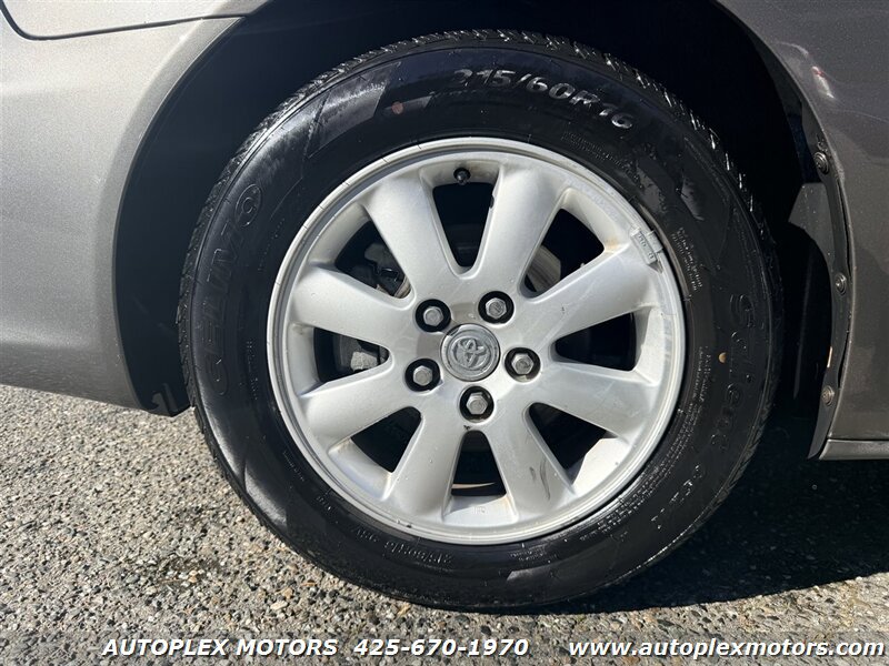 Used 2004 Toyota Camry XLE FWD image 14