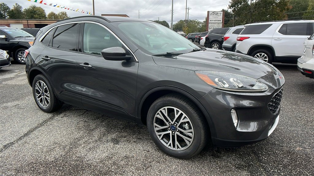 Used 2020 Ford Escape SEL image 3