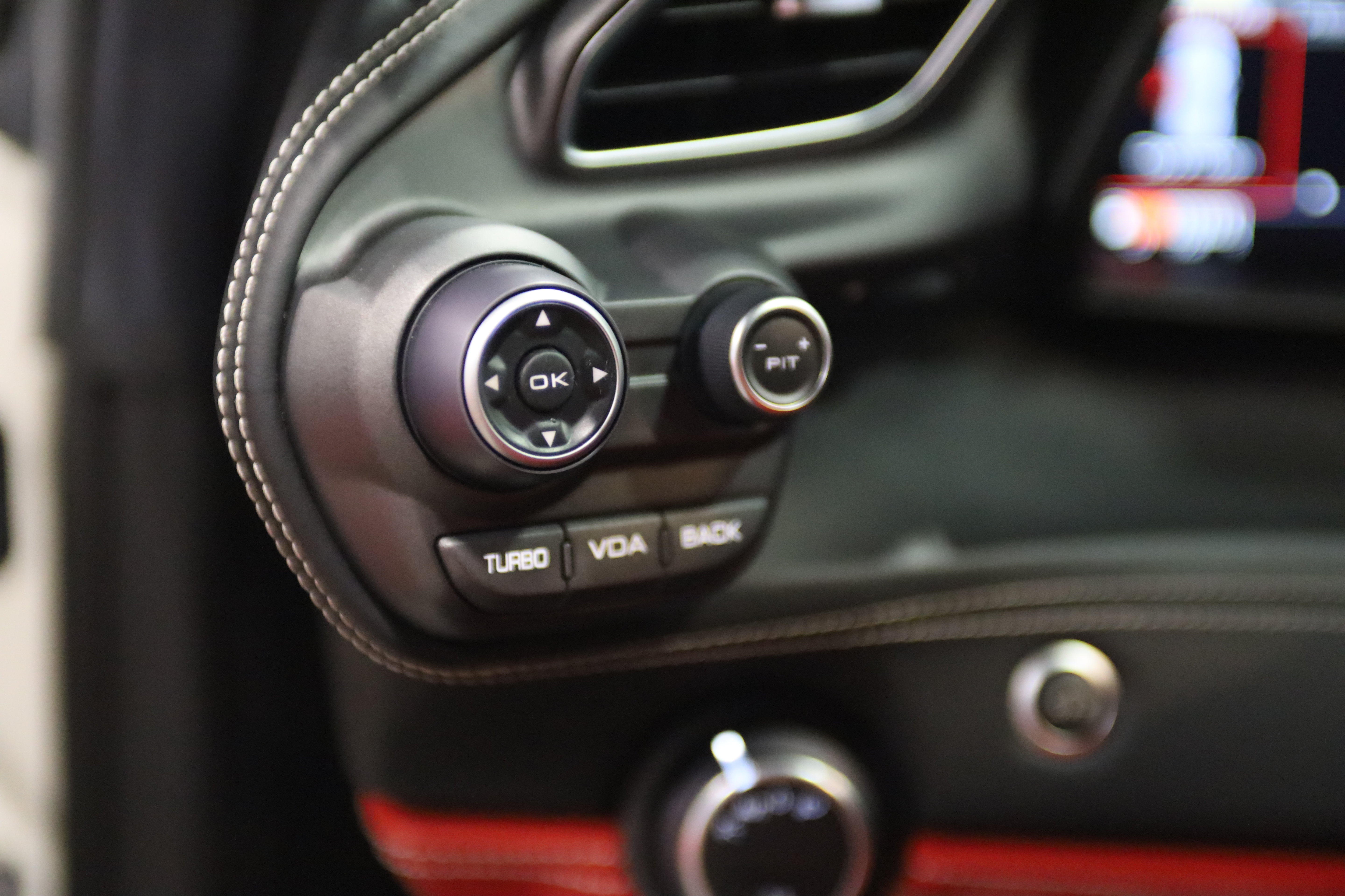 Used 2018 Ferrari 488 GTB RWD image 19