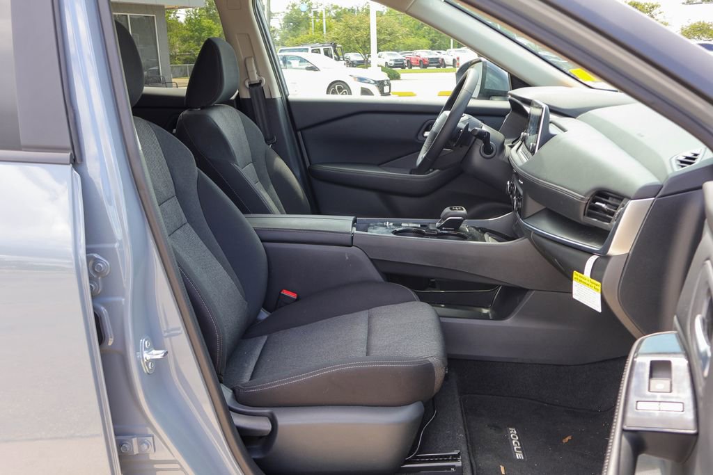 Certified 2026 Nissan Rogue SV image 8
