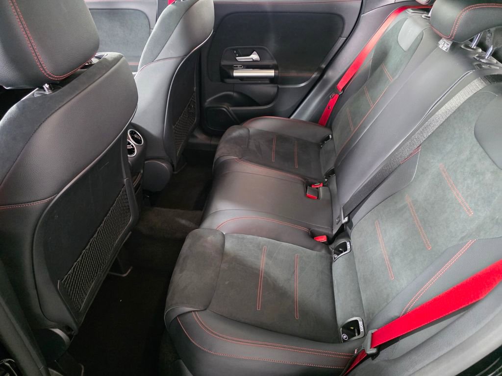 Used 2023 Mercedes-Benz GLA 35 AMG 4MATIC image 23